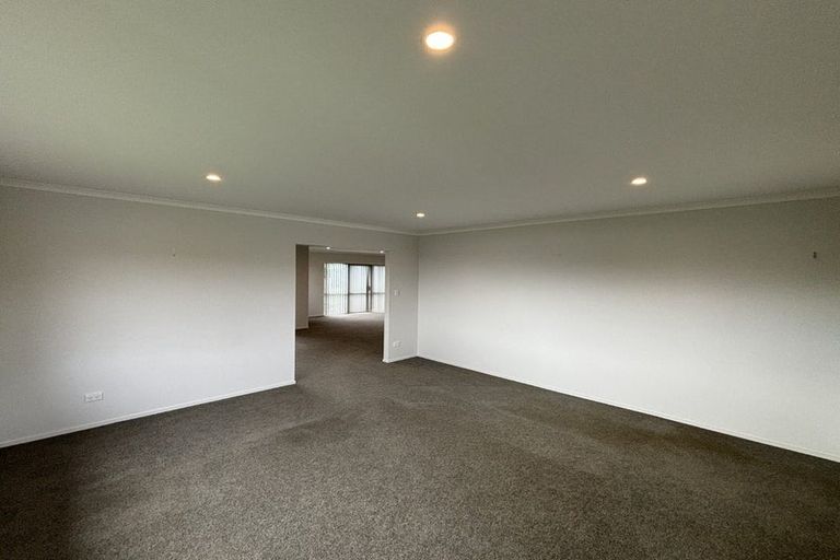 Photo of property in 74 Fernbrook Drive, Hurworth, New Plymouth, 4310