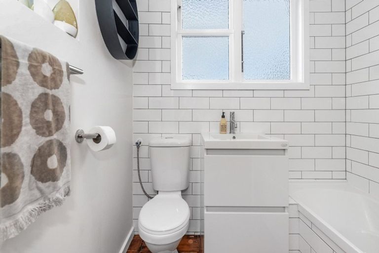 Photo of property in 4 Moule Place, Fairfield, Hamilton, 3214