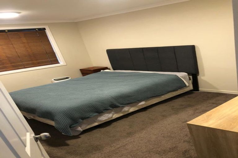 Photo of property in 23 Downing Street, Glenfield, Auckland, 0629