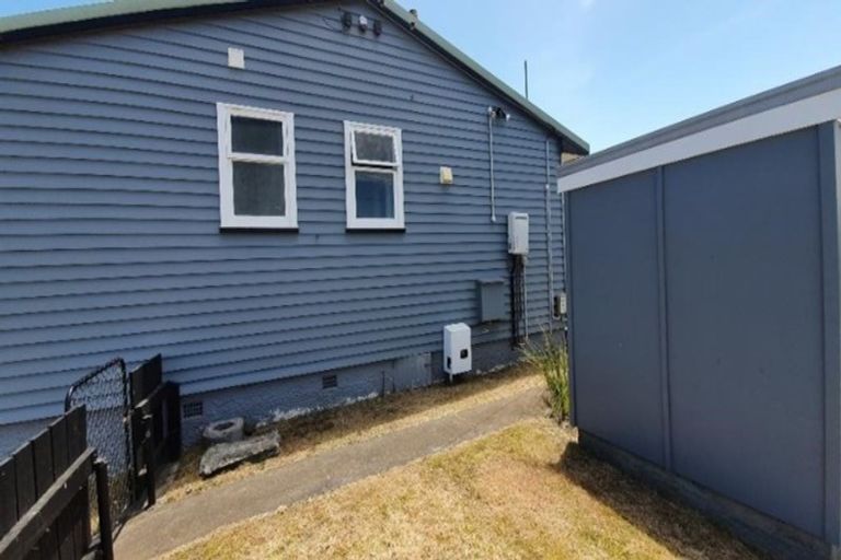 Photo of property in 2 Tiki Street, Castlecliff, Whanganui, 4501