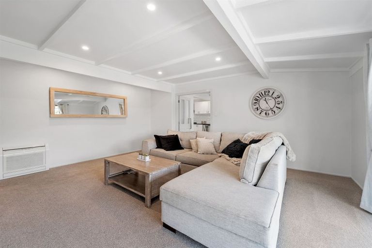 Photo of property in 9b Centreway Road, Orewa, 0931