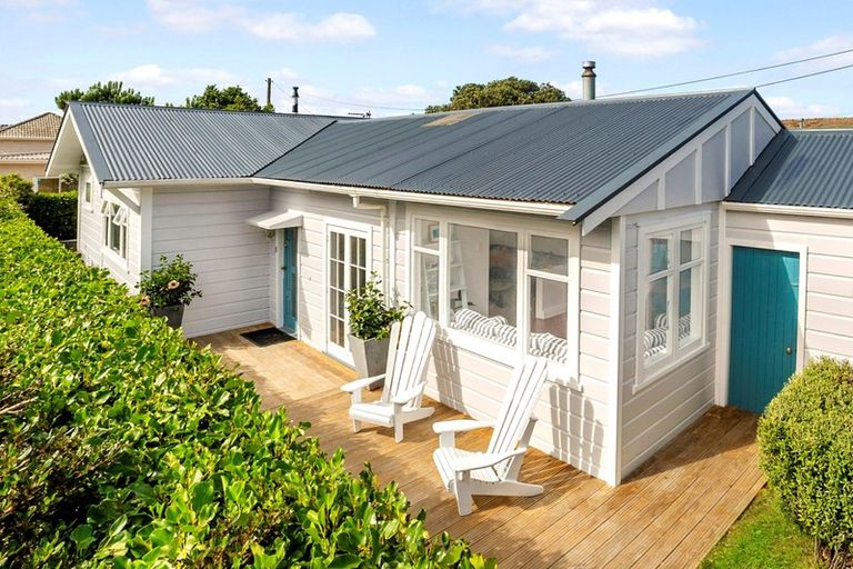 Photo of property in 59 Freyberg Street, Lyall Bay, Wellington, 6022