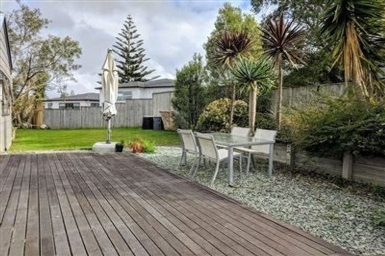 Photo of property in 24 Orton Street, Glenfield, Auckland, 0627
