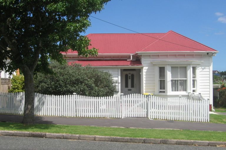 Photo of property in 15 Ewen Alison Avenue, Devonport, Auckland, 0624