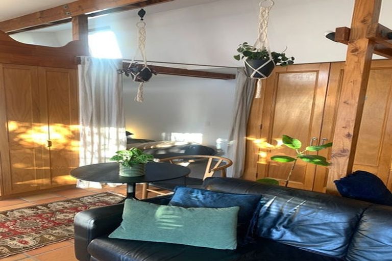 Photo of property in 9 Regent Street, Newtown, Wellington, 6021