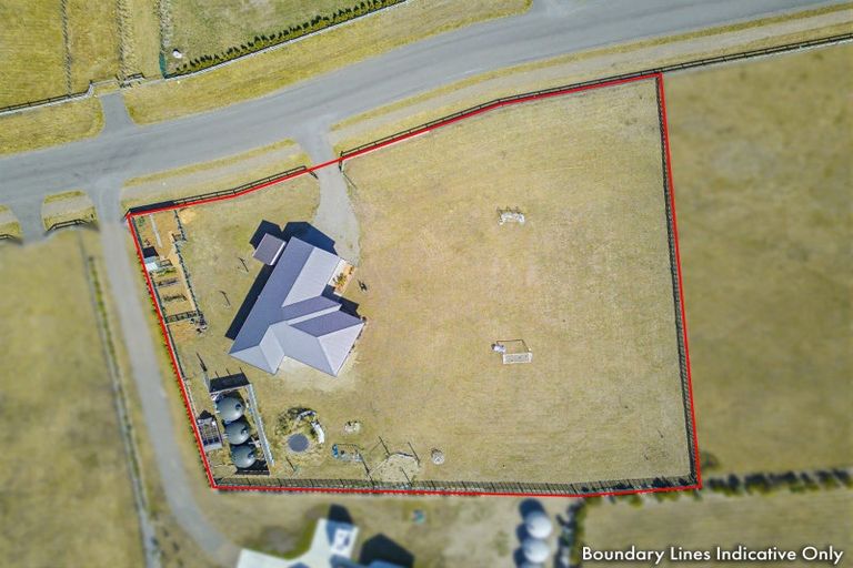 Photo of property in 21 Mowhia Grove, Waitarere, Levin, 5510