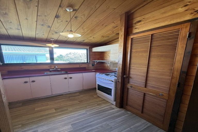 Photo of property in 6 Wisteria Grove, Maungaraki, Lower Hutt, 5010