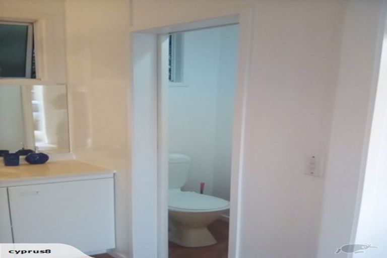 Photo of property in 109 Eskdale Road, Birkdale, Auckland, 0626