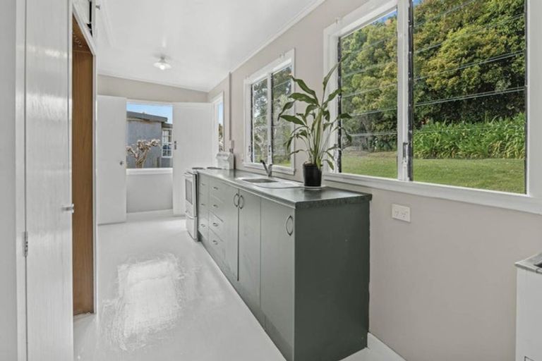 Photo of property in 22 Otanerua Road, Hatfields Beach, Orewa, 0931