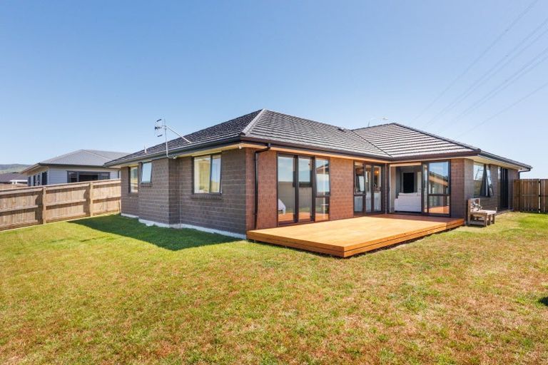 Photo of property in 50 Atlantic Drive, Fitzherbert, Palmerston North, 4410