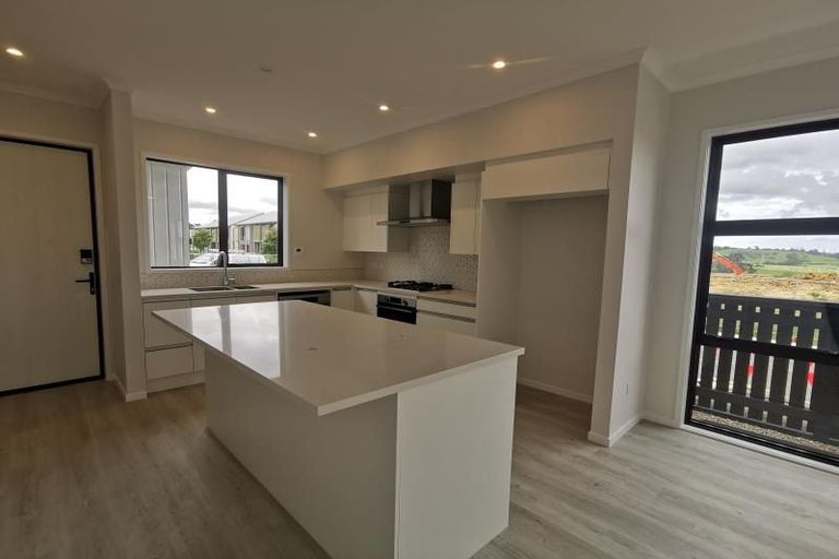 Photo of property in 73 Manarini Road, Westgate, Auckland, 0614
