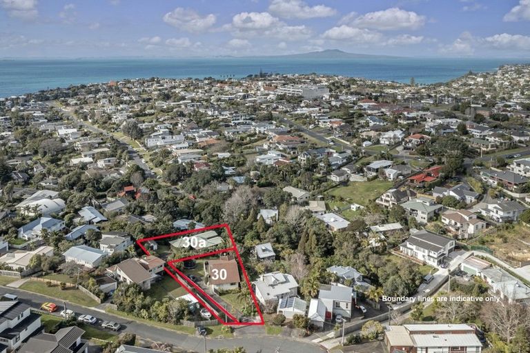 Photo of property in 30a Kiteroa Terrace, Rothesay Bay, Auckland, 0630