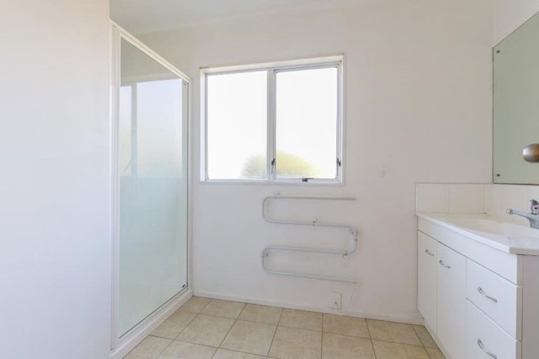 Photo of property in 13 Tableau Place, Totara Vale, Auckland, 0629