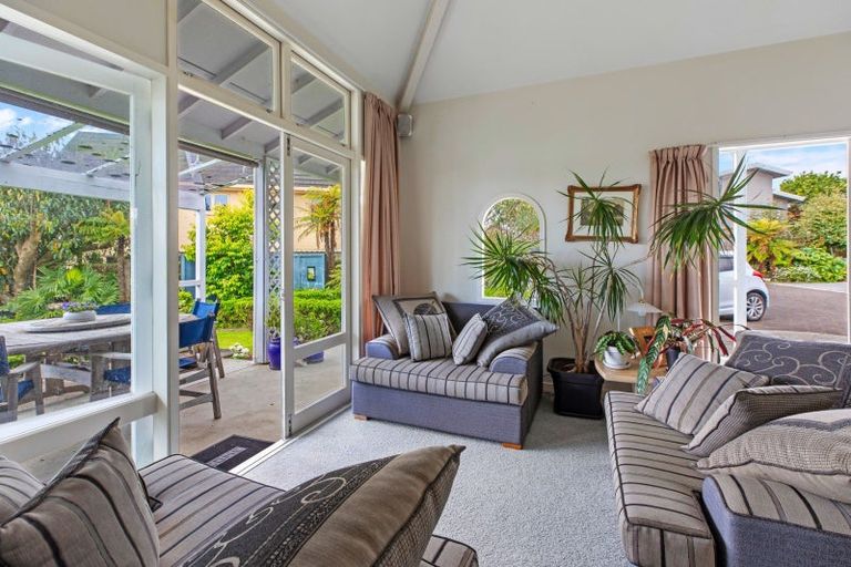 Photo of property in 21 Walnut Grove, Omokoroa, 3114