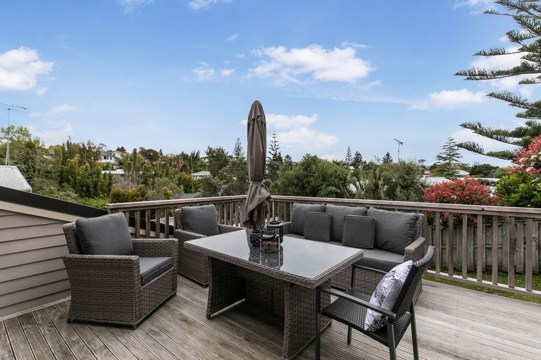 Photo of property in 8 Palawan Place, Torbay, Auckland, 0630