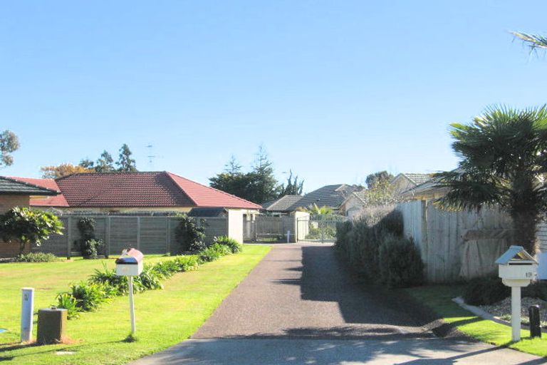 Photo of property in 21 Crannog Fen, Wattle Downs, Auckland, 2103