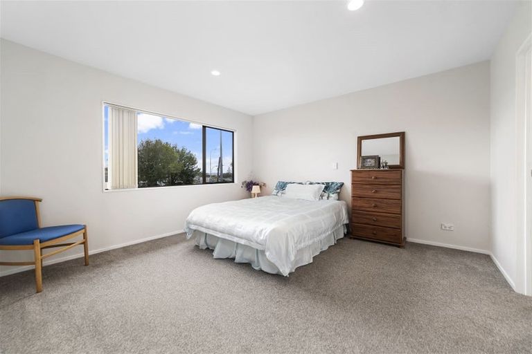 Photo of property in 181 Carlisle Road, Northcross, Auckland, 0632