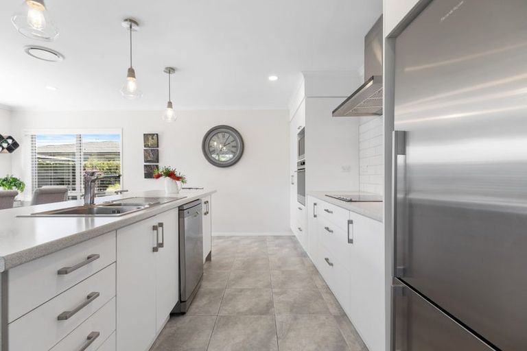 Photo of property in 10 Montia Close, Papamoa Beach, Papamoa, 3118