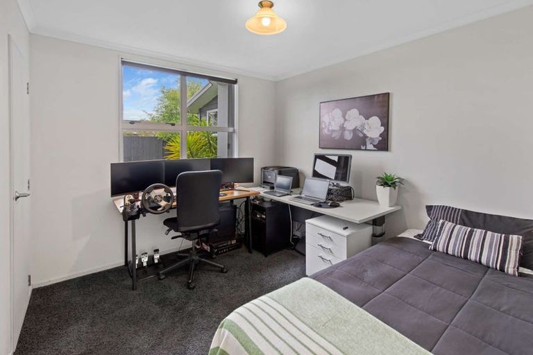 Photo of property in 28 Branigan Parade, Kelvin Grove, Palmerston North, 4414