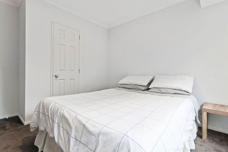 Photo of property in 25 Black Teal Close, Unsworth Heights, Auckland, 0632