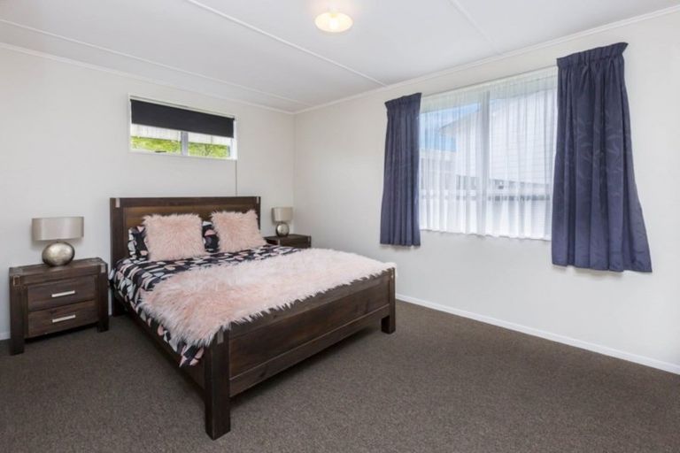 Photo of property in 34 Blueberry Grove, Timberlea, Upper Hutt, 5018