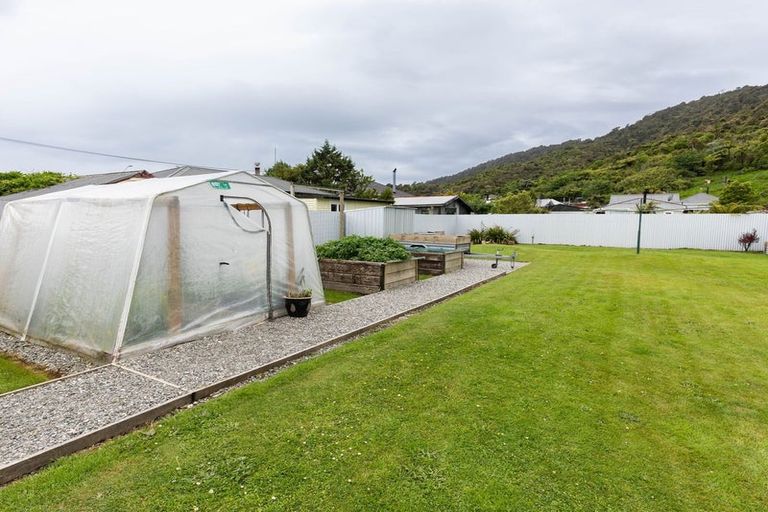 Photo of property in 71 Fox Street, Cobden, Greymouth, 7802