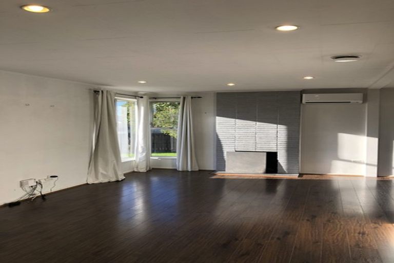 Photo of property in 38 Portadown Avenue, Pakuranga Heights, Auckland, 2010