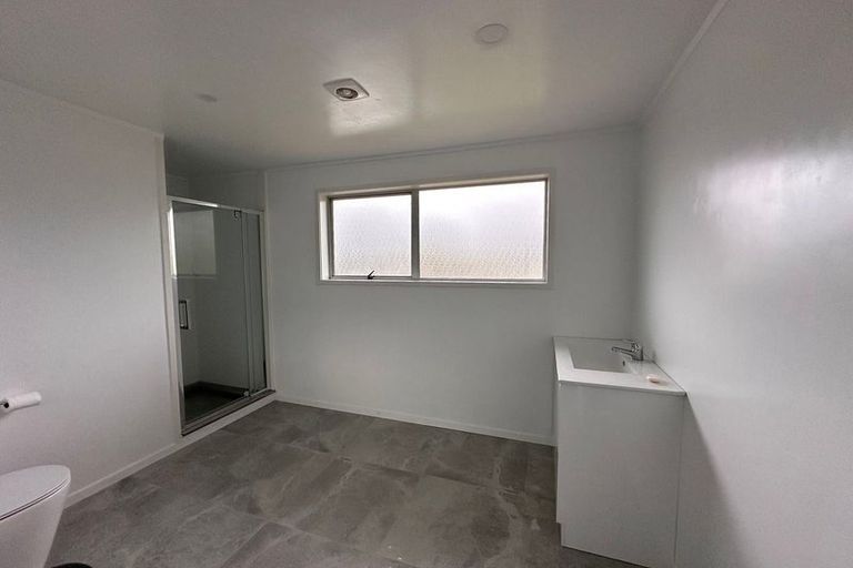 Photo of property in 58 Oreil Avenue, West Harbour, Auckland, 0618