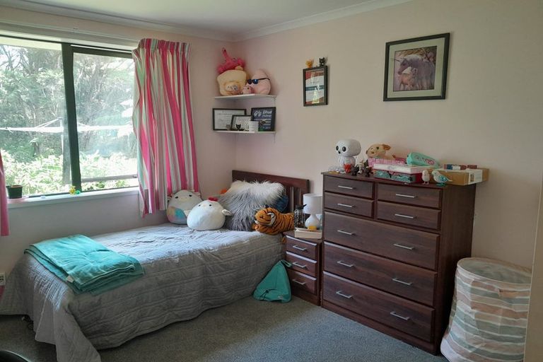 Photo of property in 296 Forest Hill Road, Waiatarua, Auckland, 0612