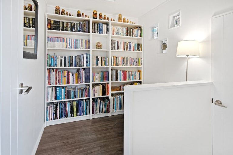 Photo of property in 68 Moana View Road, Waikawa, Picton, 7220