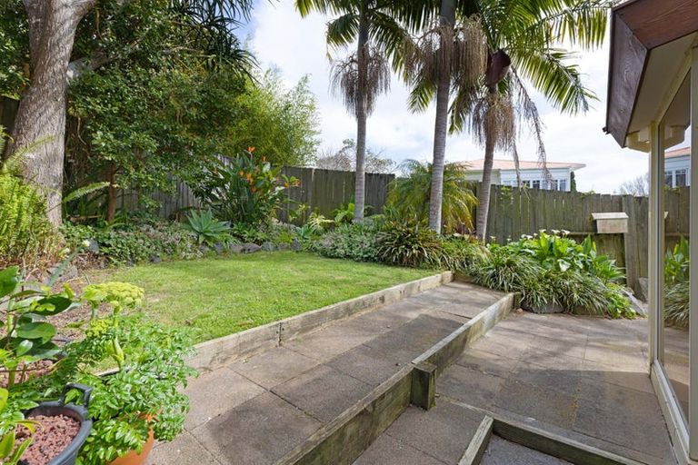 Photo of property in 6/165 Hinemoa Street, Birkenhead, Auckland, 0626