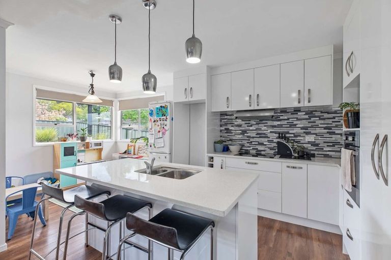 Photo of property in 26 Sunline Avenue, Massey, Auckland, 0614