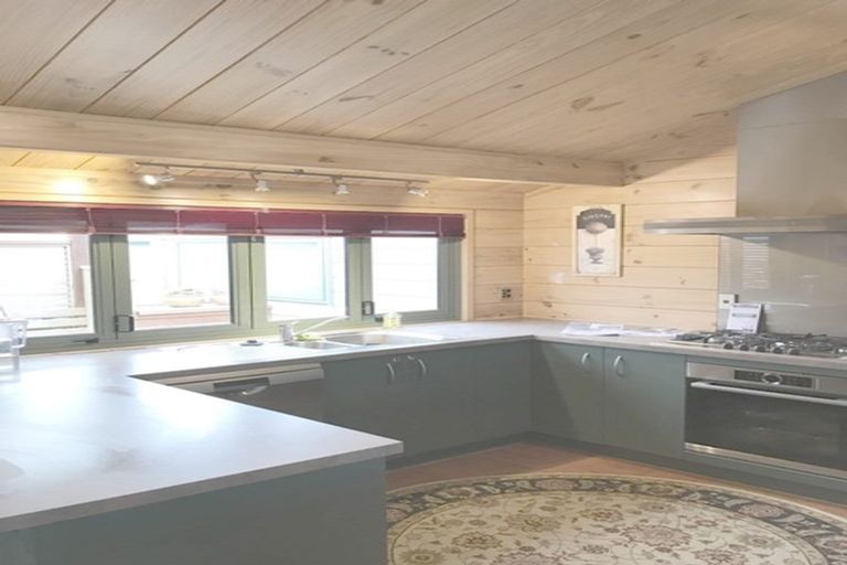 Photo of property in 8a Riverstone Drive, Riverstone Terraces, Upper Hutt, 5018