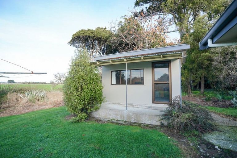 Photo of property in 49 Ferry Road, West Plains, Invercargill, 9879