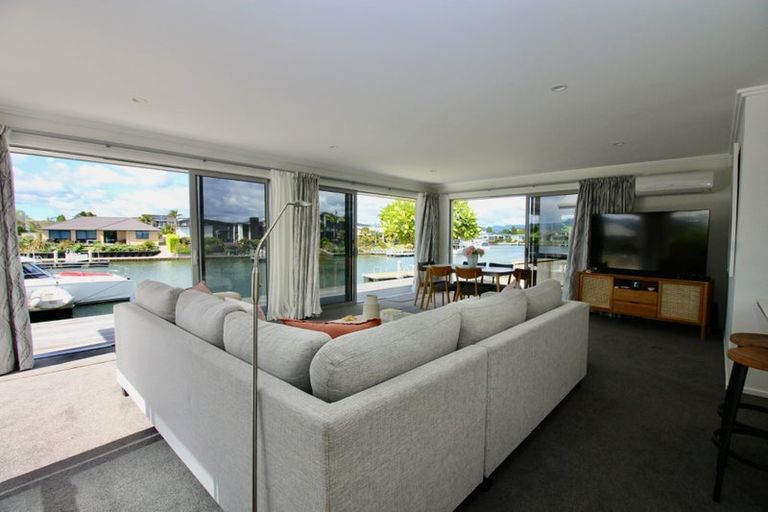 Photo of property in 13 Mermaid Place, Whitianga, 3510