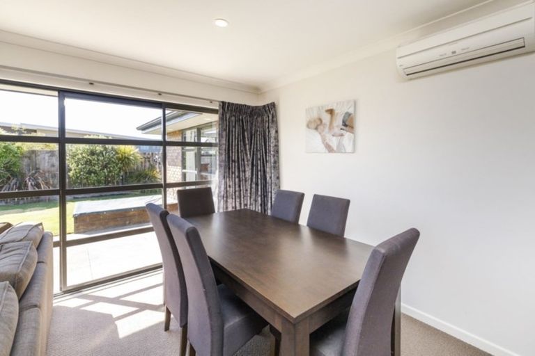 Photo of property in 8 Trump Place, Kelvin Grove, Palmerston North, 4414