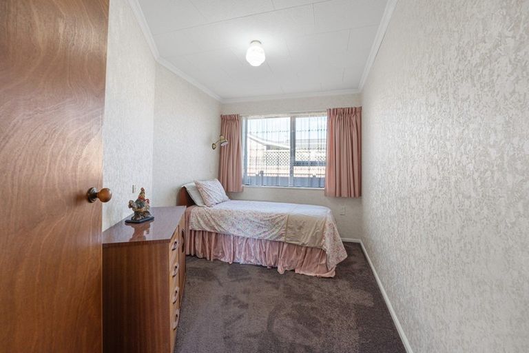 Photo of property in 1/27 Whiteley Street, Moturoa, New Plymouth, 4310