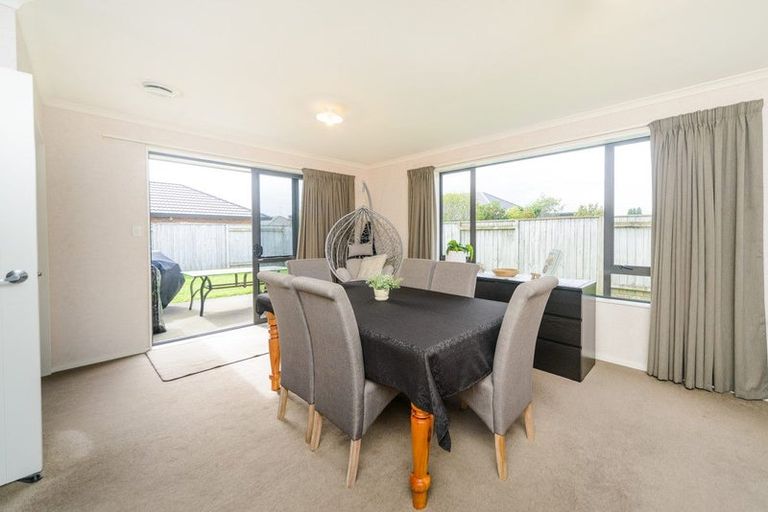 Photo of property in 37 Branigan Parade, Kelvin Grove, Palmerston North, 4414