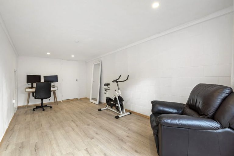 Photo of property in 1/24 John Downs Drive, Browns Bay, Auckland, 0630
