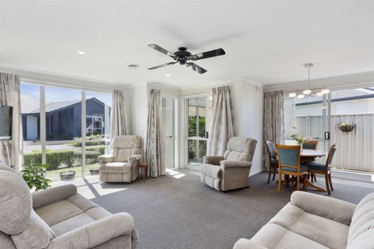 Photo of property in 1 Catamaran Way, Papamoa Beach, Papamoa, 3118