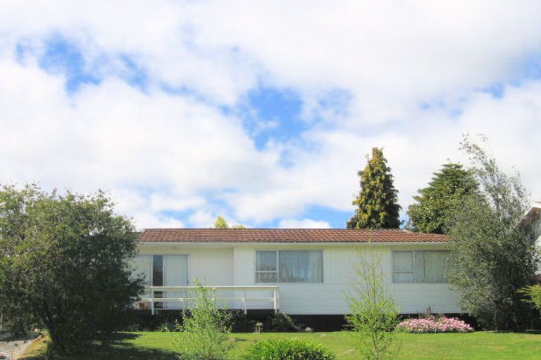 Photo of property in 24 Richmond Avenue, Richmond Heights, Taupo, 3330
