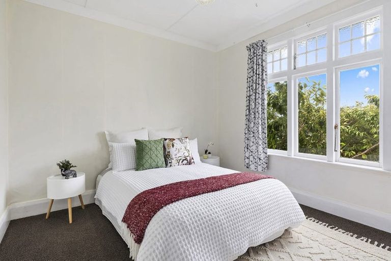 Photo of property in 123 Melbourne Road, Island Bay, Wellington, 6023