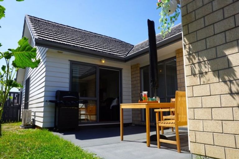 Photo of property in 25 Kotuku Crescent, Takanini, 2112