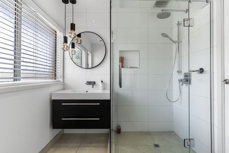 Photo of property in 1/33 Bramley Drive, Farm Cove, Auckland, 2012