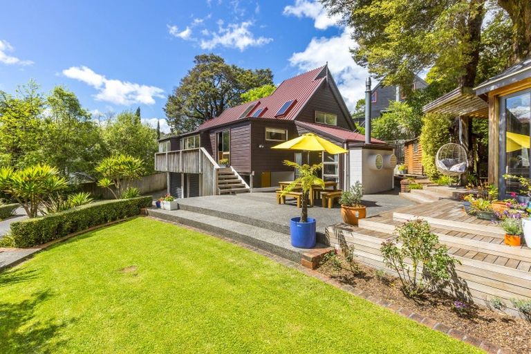 Photo of property in 19 Freemans Way, Pinehaven, Upper Hutt, 5019