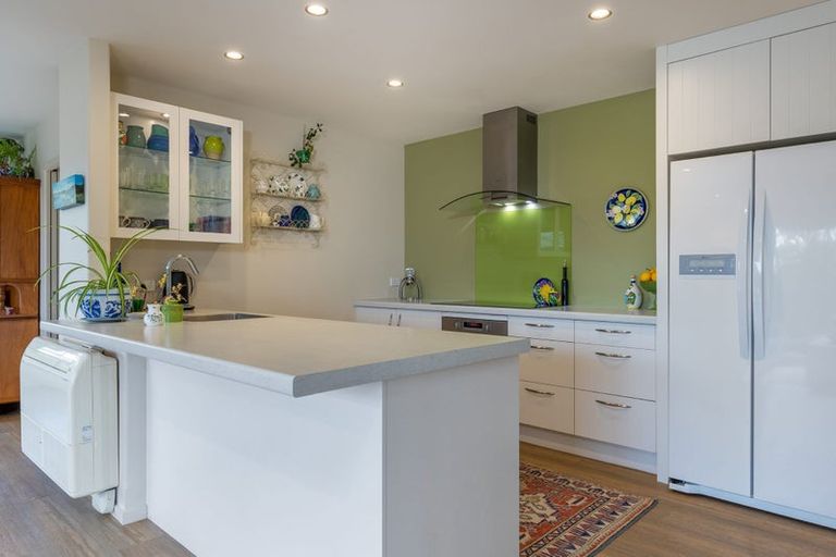 Photo of property in 2 Puketutu Grove, Motueka, 7120