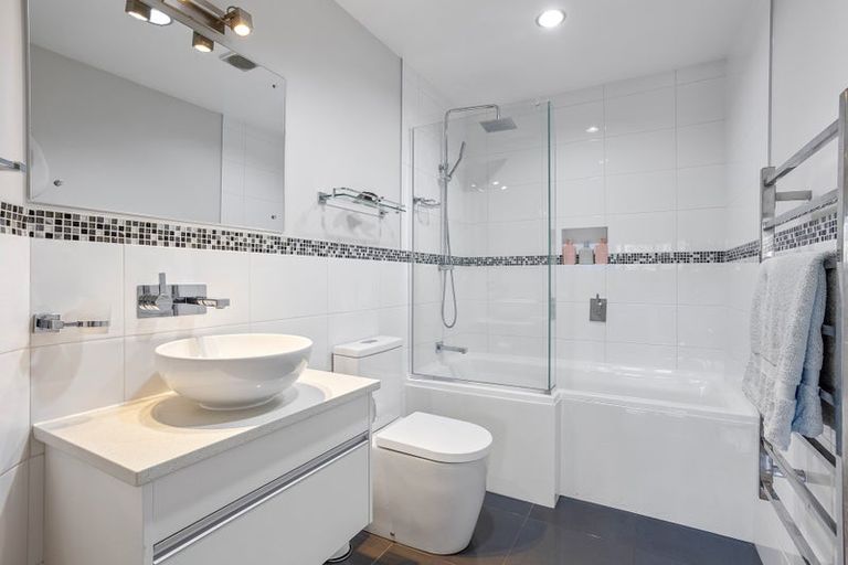 Photo of property in 17 Burns Avenue, Takapuna, Auckland, 0622