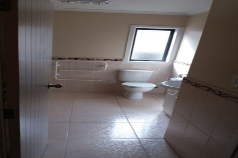 Photo of property in 62 Huntington Drive, Huntington Park, Auckland, 2013