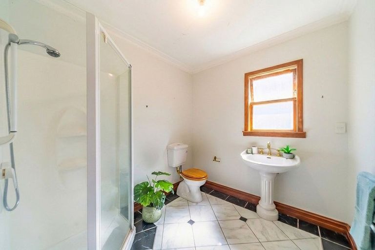 Photo of property in 17 Paremata Crescent, Paremata, Porirua, 5024
