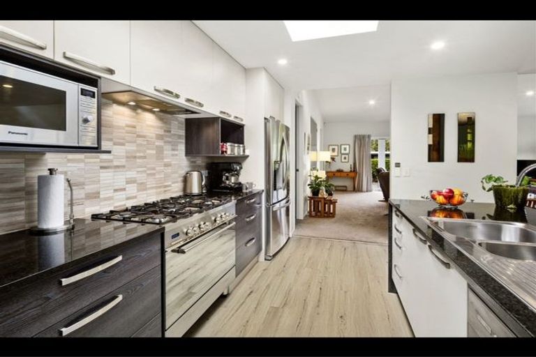 Photo of property in 14 Flotilla Place, Whitby, Porirua, 5024